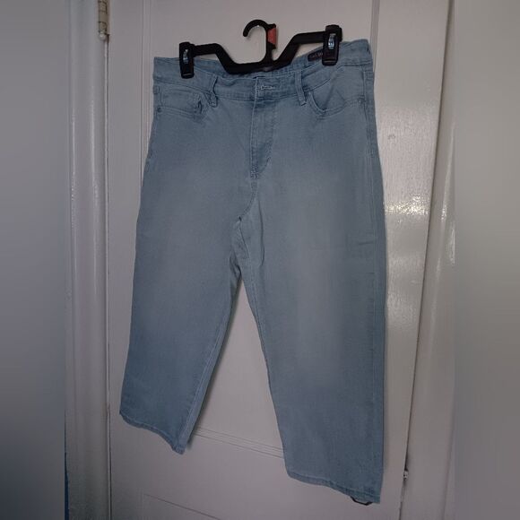Gloria Vanderbilt Pants - Gloria Vanderbilt Women's Rail Straight Capris Blue Denim Size 8